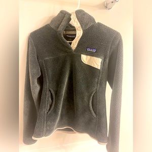 Patagonia Pullover. Gray w/cream accents.